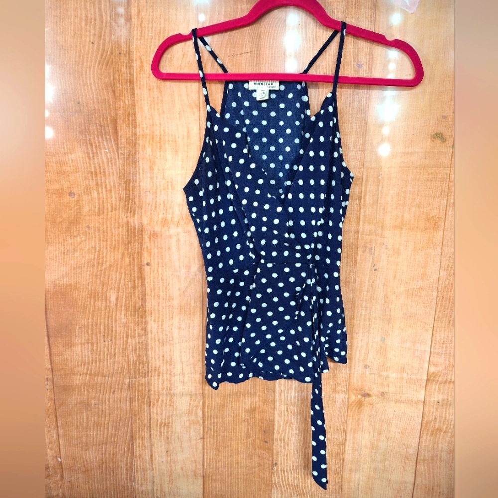 Monteau polka-dot v-neck summer top size medium